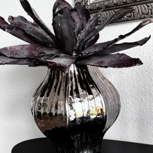 Colmore Blumenvase aus Aluminium Silber 26 × 26 × 22 cm